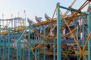 Berg & Tal (Schneider) • Pinfari Roller Coaster