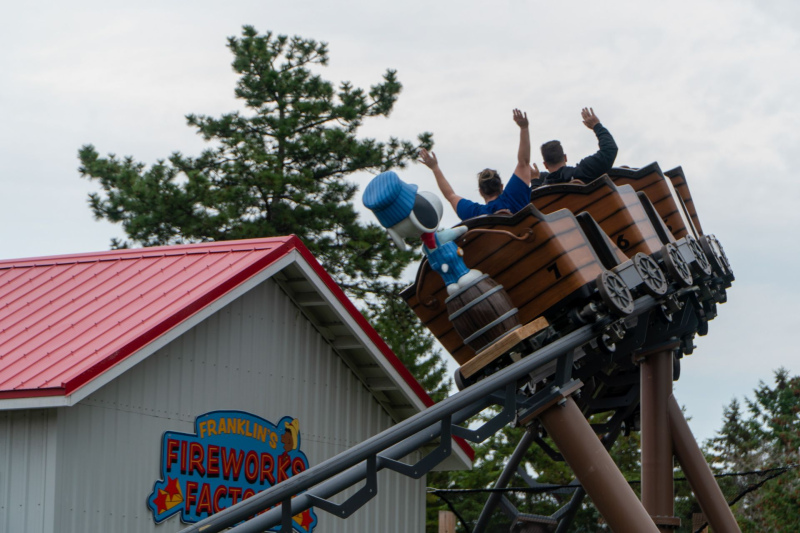 Snoopy's Racing Railway