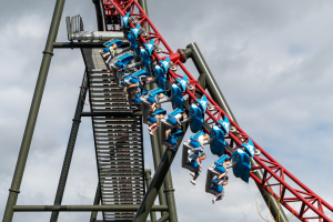 DrageKongen • Intamin Suspended Family Coaster • Djurs Somme