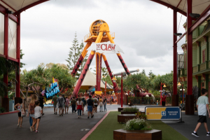 The Claw • Intamin Gyro Swing