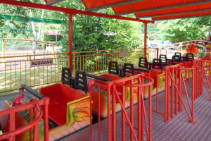 Familienachterbahn • Zierer Force Coaster