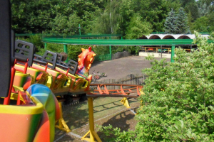 Familienachterbahn • Zierer Force Coaster