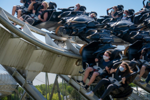 Flug der Dämonen • B&M Wing Coaster