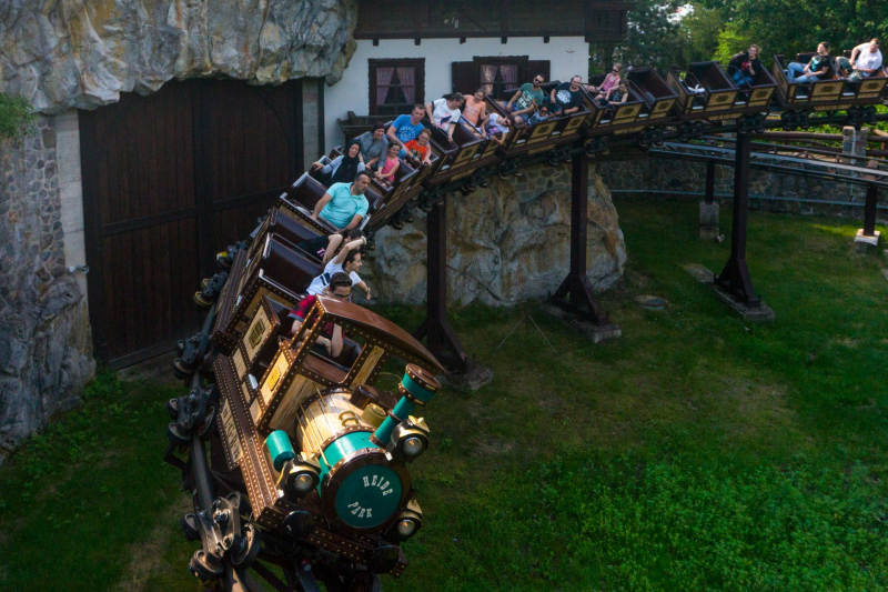 Grottenblitz • Mack Rides Powered Coaster