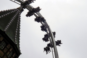 Flug der Dämonen • B&M Wing Coaster