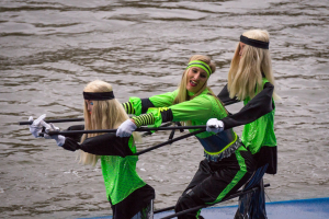 Wasserskishow Hollys Geburtstagsparty