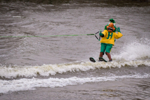 Wasserskishow Hollys Geburtstagsparty
