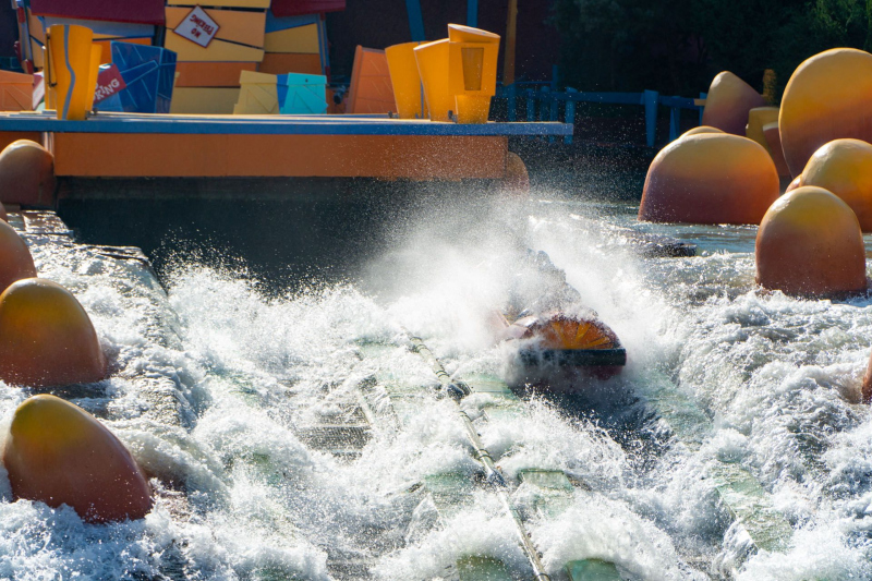 Dudley Do-Right's Ripsaw Falls • Mack Rides Log Flume