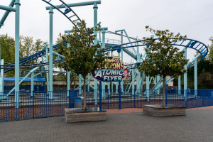 Jimmy Neutron's Atomic Flyer • Vekoma Suspended Family Coaster