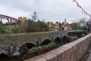 Draak • Mack Rides Powered Coaster