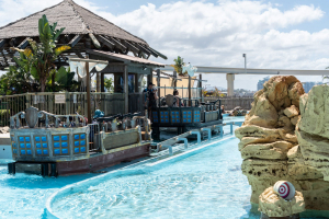 Castaway Bay • Mack Rides Splash Battle