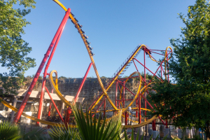 Wonder Woman Golden Lasso Coaster • RMC Raptor Track