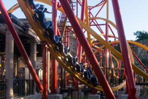 Wonder Woman Golden Lasso Coaster • RMC Raptor Track