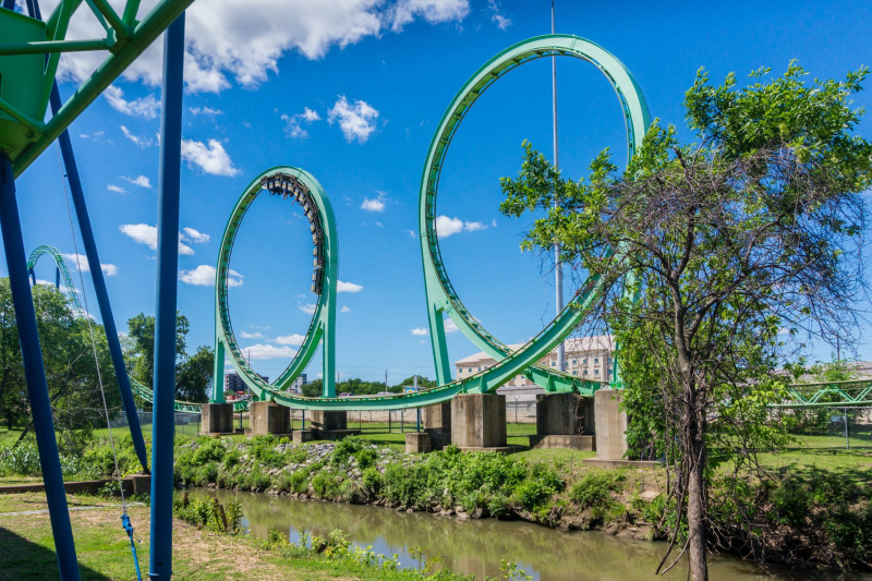 Shockwave • Schwarzkopf Looping Coaster