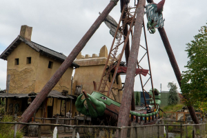 Scorpios • Metallbau Emmeln Boat Swing • Toverland