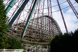 Loop Garou • Vekoma Wooden Coaster