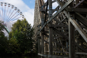 Loop Garou • Vekoma Wooden Coaster