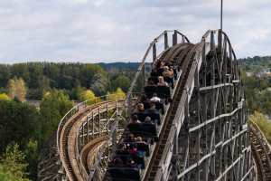 Loop Garou • Vekoma Wooden Coaster