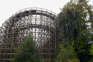 Loop Garou • Vekoma Wooden Coaster