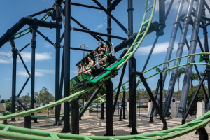 Green Lantern Coaster • S&S El Loco