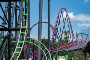 DC Rivals HyperCoaster • Mack Rides Mega Coaster