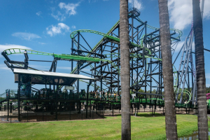 Green Lantern Coaster • S&S El Loco