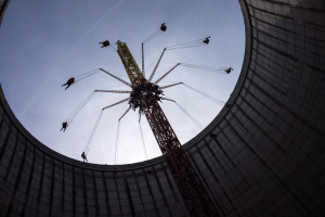 Vertical Swing • Zamperla Vertical Swing